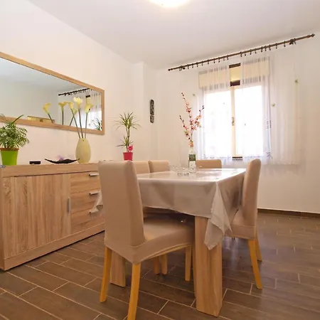 Fuer 5 Personen Ca 70 Qm In Pula, Istrien Istrische Riviera Apartment *